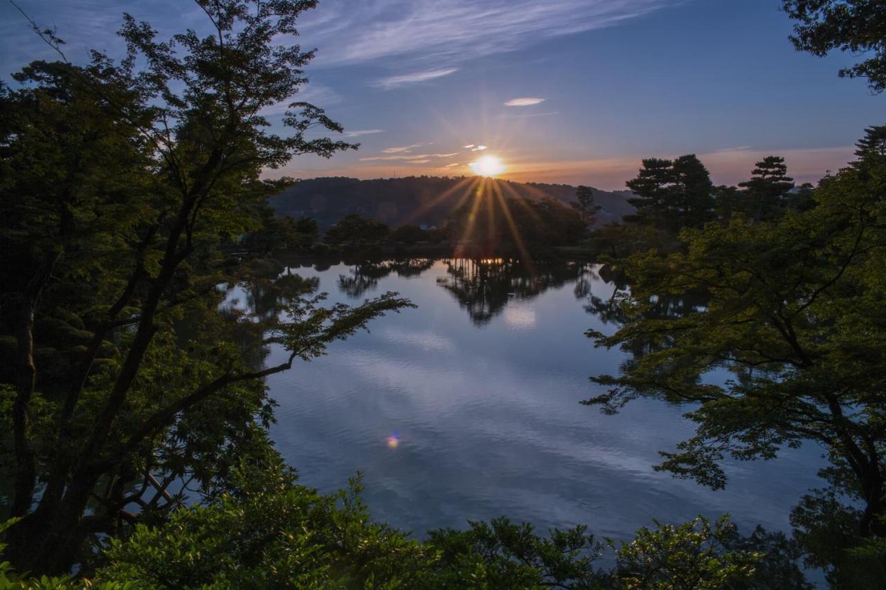 فندق كانازاوا طوكيو كانازاوَ المظهر الخارجي الصورة Sunset over Lake Ouachita